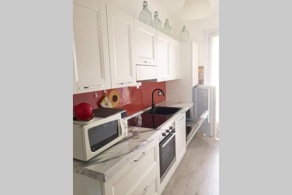 Grand F2 60Mq Centre Antibes, Proche Plages, Commerces, 2 Balcons, Parking, Train, Bus, Deco Vintage, Pet Friendly, Ideal Famille Ou 1-2 Couples Exteriör bild