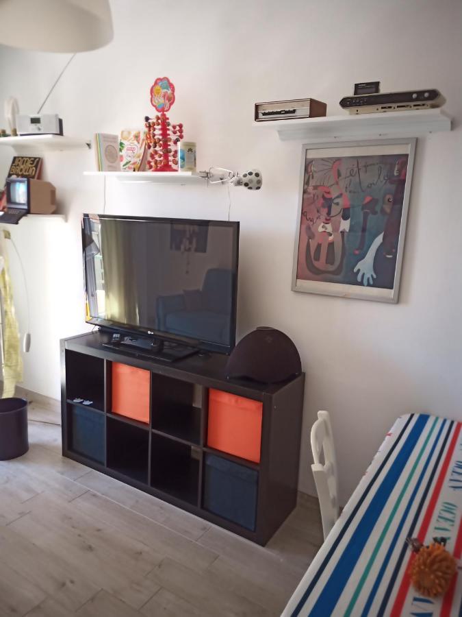 Grand F2 60Mq Centre Antibes, Proche Plages, Commerces, 2 Balcons, Parking, Train, Bus, Deco Vintage, Pet Friendly, Ideal Famille Ou 1-2 Couples Exteriör bild