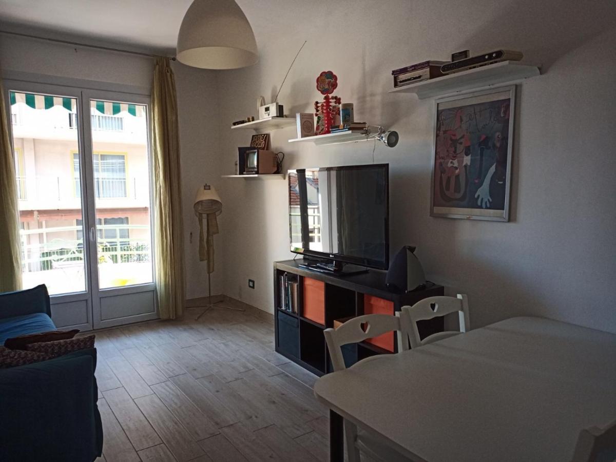 Grand F2 60Mq Centre Antibes, Proche Plages, Commerces, 2 Balcons, Parking, Train, Bus, Deco Vintage, Pet Friendly, Ideal Famille Ou 1-2 Couples Exteriör bild