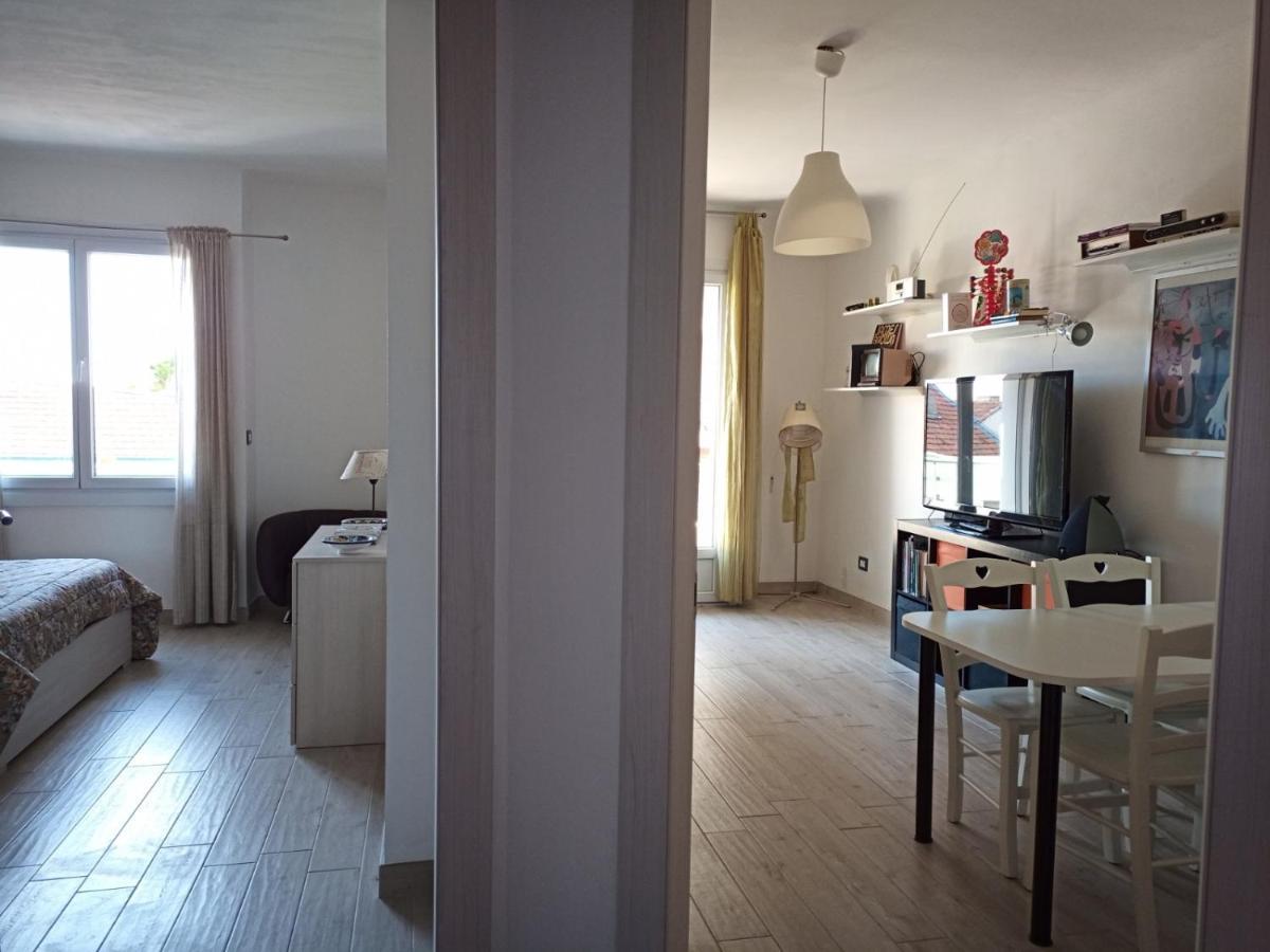 Grand F2 60Mq Centre Antibes, Proche Plages, Commerces, 2 Balcons, Parking, Train, Bus, Deco Vintage, Pet Friendly, Ideal Famille Ou 1-2 Couples Exteriör bild