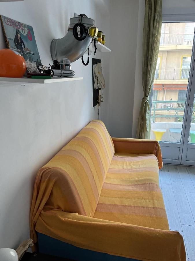 Grand F2 60Mq Centre Antibes, Proche Plages, Commerces, 2 Balcons, Parking, Train, Bus, Deco Vintage, Pet Friendly, Ideal Famille Ou 1-2 Couples Exteriör bild